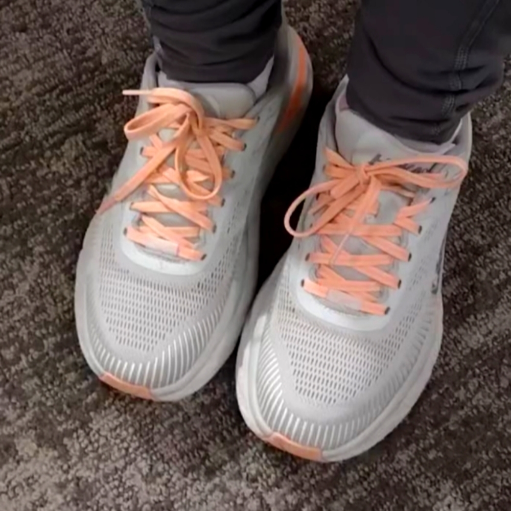 Hoka women's 8 Bondi 7